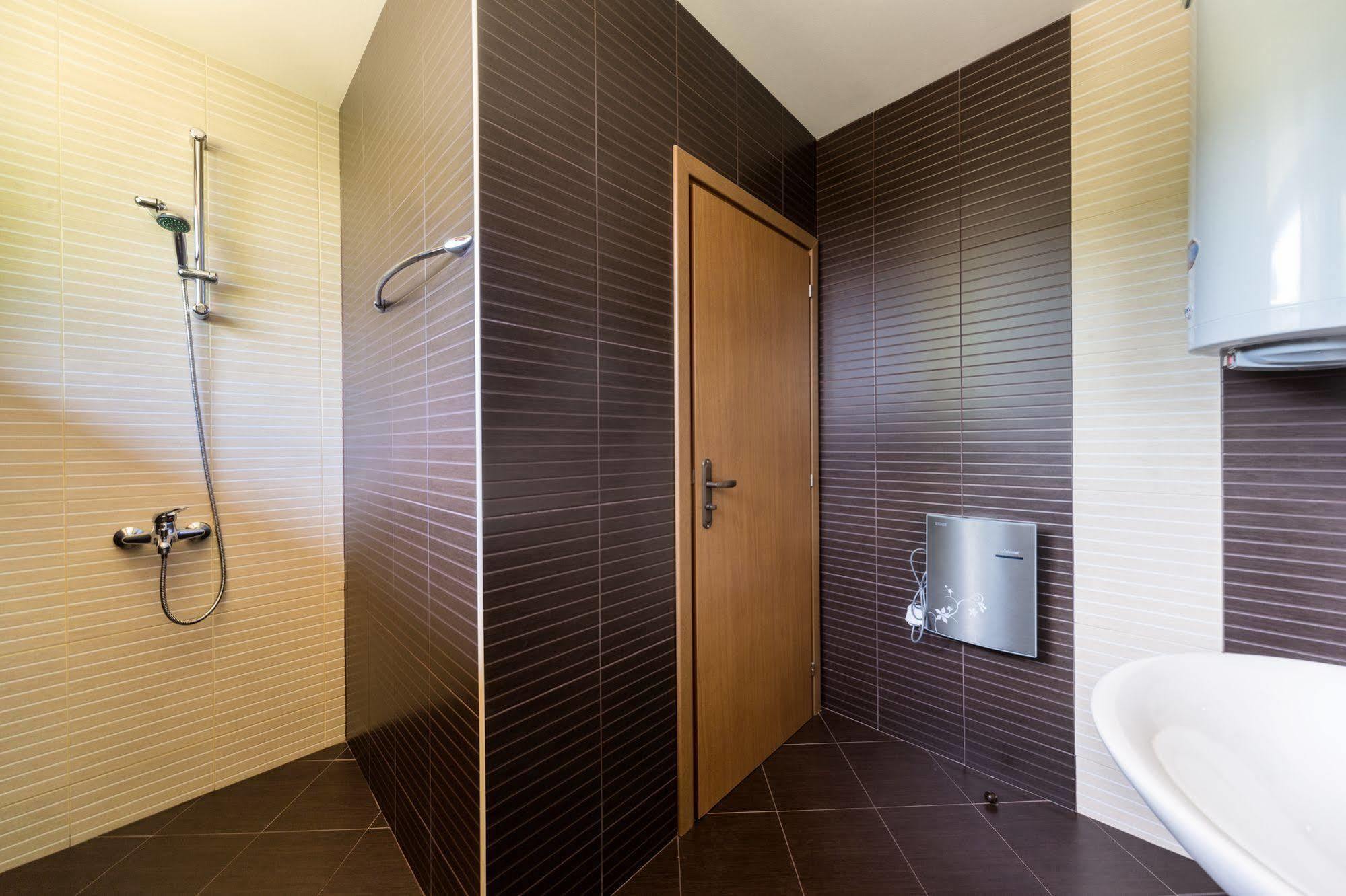 Guest House Vitora Ribaritsa Екстер'єр фото