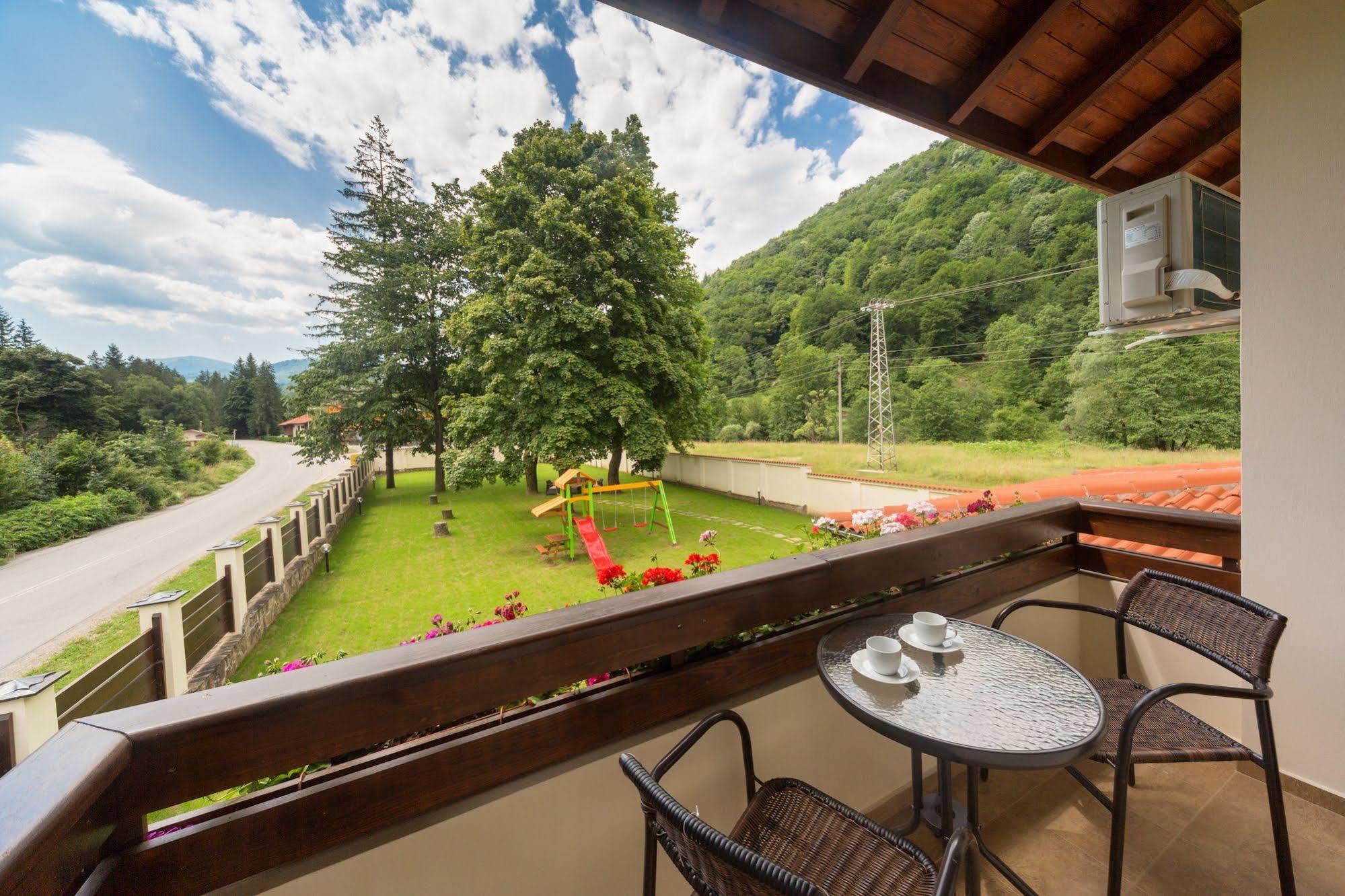 Guest House Vitora Ribaritsa Екстер'єр фото